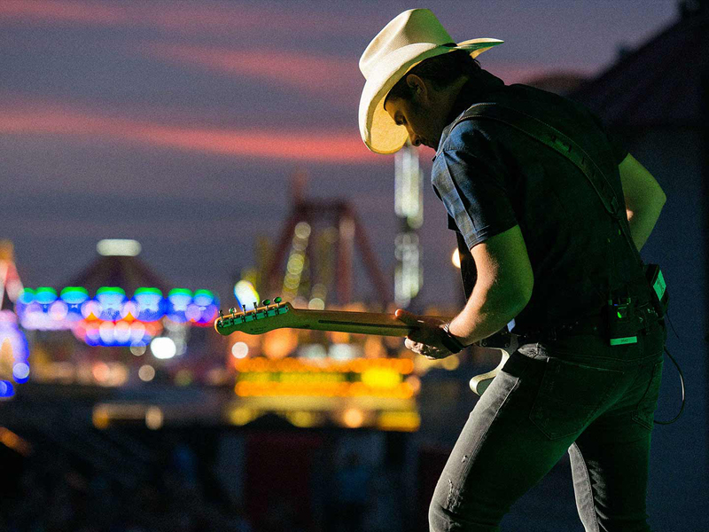 Brad Paisley at MidFlorida Credit Union Amphitheatre